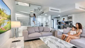 For sale Bahia de las Rocas town house