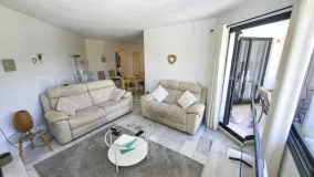 For sale apartment in Calahonda