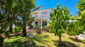 Comprar villa en Elviria