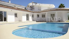 Villa for sale in El Paraiso with 4 bedrooms