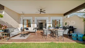 Comprar adosado en El Paraiso con 3 dormitorios