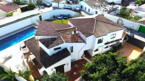 Villa a la venta en Estepona con 6 dormitorios