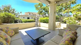Se vende apartamento planta baja en Benahavis de 2 dormitorios