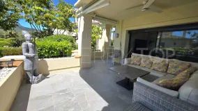 Se vende apartamento planta baja en Benahavis de 2 dormitorios