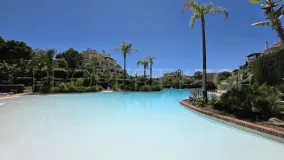 Se vende apartamento planta baja en Benahavis de 2 dormitorios