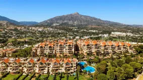 Duplex penthouse for sale in Magna Marbella with 3 bedrooms