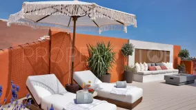 Se vende atico duplex con 2 dormitorios en La Reserva de Marbella
