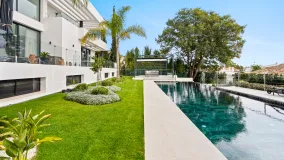 Villa en venta de 5 dormitorios en El Paraiso