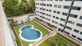 Estepona Puerto, apartamento en venta
