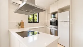 Se vende apartamento planta baja en Estepona Puerto con 2 dormitorios