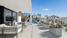 Estepona Oeste, villa en venta con 3 dormitorios