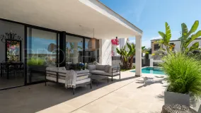 Estepona Oeste, villa en venta con 3 dormitorios