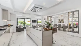 Guadalmina Baja, villa de 4 dormitorios en venta