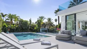 Comprar villa en Nueva Andalucia con 5 dormitorios