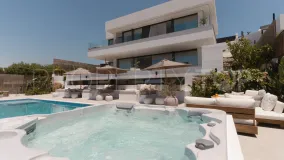 Villa con 5 dormitorios en venta en Nueva Andalucia