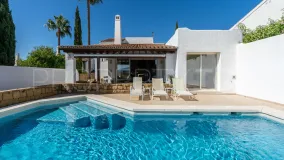 For sale villa in Benahavis with 4 bedrooms