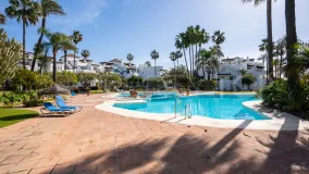 For sale penthouse with 3 bedrooms in Estepona