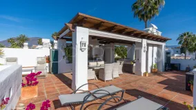 For sale penthouse with 3 bedrooms in Estepona