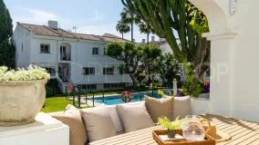 Town house for sale in Nueva Andalucia with 4 bedrooms