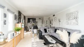 Apartamento en venta con 2 dormitorios en Estepona