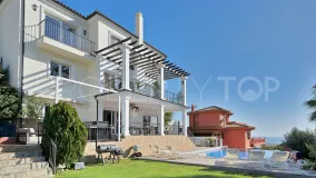 Villa de 5 dormitorios en venta en Benalmadena