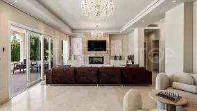 For sale Nueva Andalucia 6 bedrooms villa