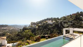 For sale El Madroñal villa with 7 bedrooms
