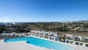 Buy duplex penthouse with 3 bedrooms in Estepona East