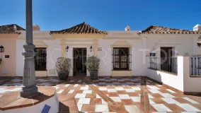 Adosado con 3 dormitorios en venta en Benahavis