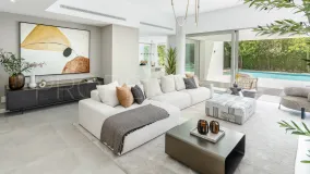 For sale villa with 5 bedrooms in Estepona
