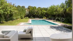 For sale villa with 5 bedrooms in Estepona