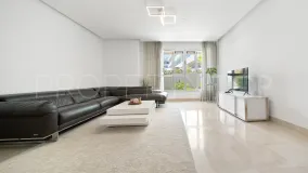 Apartamento en venta con 3 dormitorios en San Pedro de Alcantara