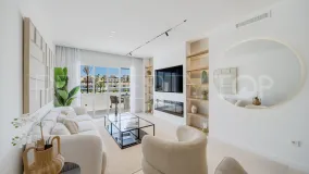 For sale penthouse in Los Dragos with 2 bedrooms