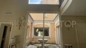 Comprar casa en Estepona Este de 8 dormitorios