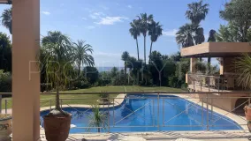 Comprar casa en Estepona Este de 8 dormitorios