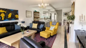 For sale town house in Oasis de Nagüeles