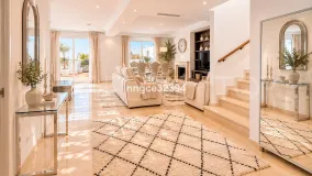 Apartment in Nueva Andalucia for sale