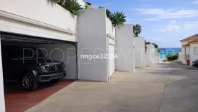Buy town house with 4 bedrooms in Manilva