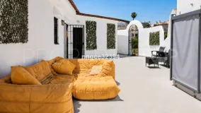 Se vende Ático en New Golden Mile con 5 dormitorios