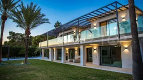 Buy villa with 5 bedrooms in Marbella Golden Mile