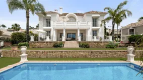 Comprar villa de 5 dormitorios en Sierra Blanca