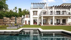 Buy 5 bedrooms villa in Benahavis