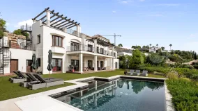 Buy 5 bedrooms villa in Benahavis
