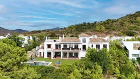 Buy 5 bedrooms villa in Benahavis