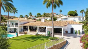Se vende villa en El Paraiso de 5 dormitorios