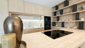 Apartamento de 4 dormitorios en venta en Nueva Andalucia