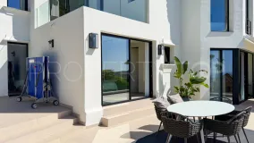 Marbella Este, villa con 6 dormitorios en venta