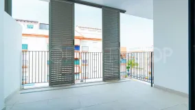 Comprar apartamento con 2 dormitorios en Estepona Puerto
