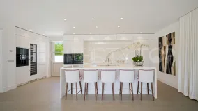 Nueva Andalucia 6 bedrooms villa for sale