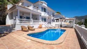 Villa for sale in Mijas with 3 bedrooms